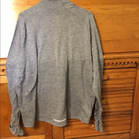 Nike Dri-Fit Men’s Gray Half-Zip - Picture 2 of 9